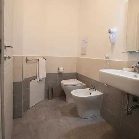 Bed and Breakfast Momenti Romani 4*