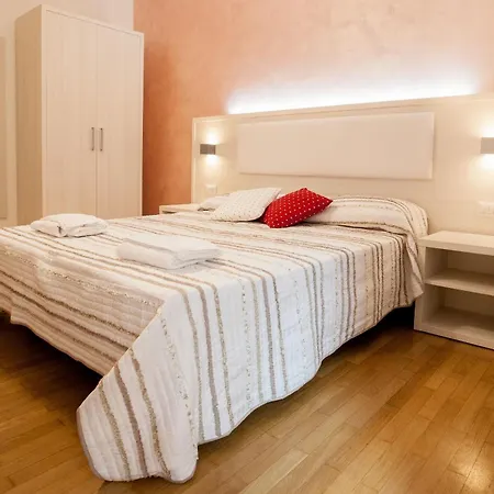 Bed and Breakfast Momenti Romani 4*