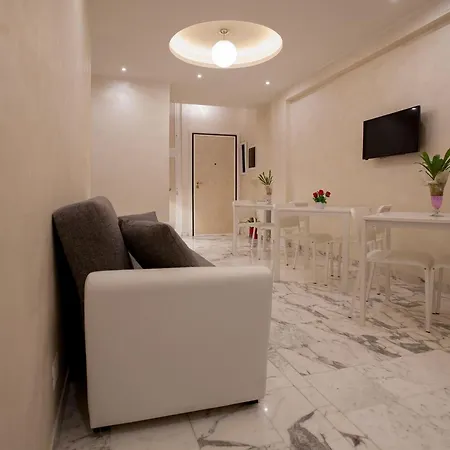Bed and Breakfast Momenti Romani 4*