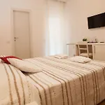 Bed & Breakfast Momenti Romani 4*