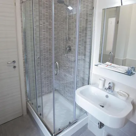 Alojamento de Acomodação e Pequeno-almoço Momenti Romani