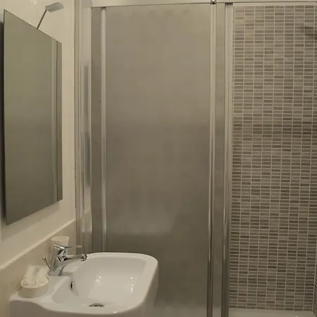 Momenti Romani Alojamento de Acomodação e Pequeno-almoço Roma