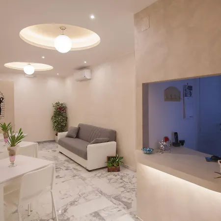 Bed and Breakfast Momenti Romani 4*