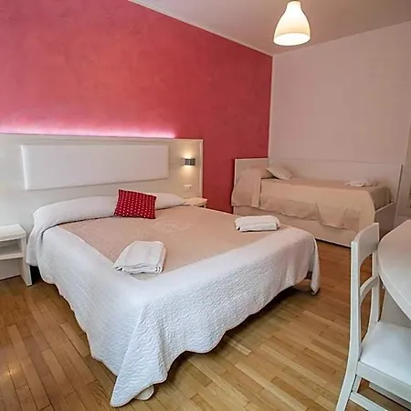 Bed & Breakfast Momenti Romani 4*