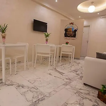 Momenti Romani Bed & Breakfast 4*