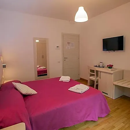 Bed & Breakfast Momenti Romani 4*
