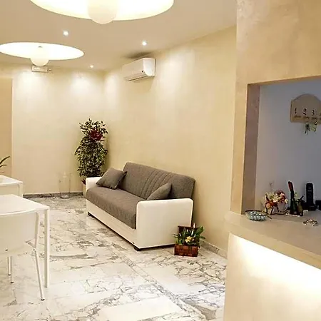 Bed & Breakfast Momenti Romani 4*
