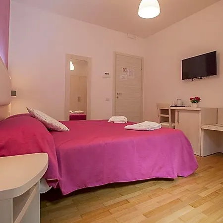 Momenti Romani Bed & Breakfast 4*