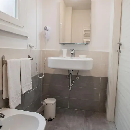 Momenti Romani Bed & Breakfast 4*