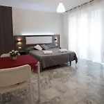 Momenti Romani Bed & Breakfast 4*